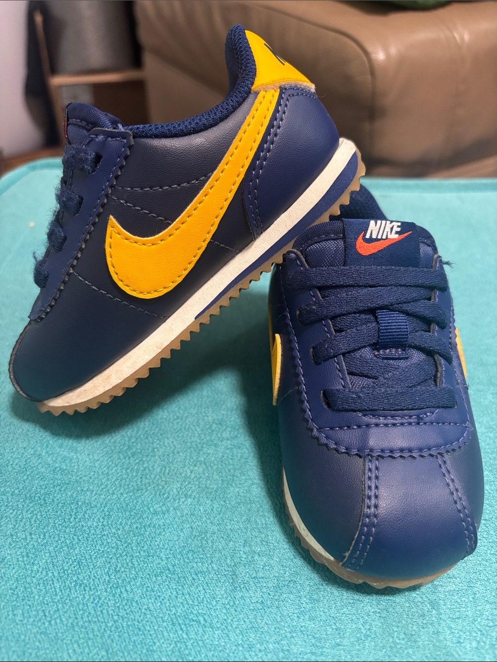 Nike Kids Navy and Yellow Retro Runner Sneakers